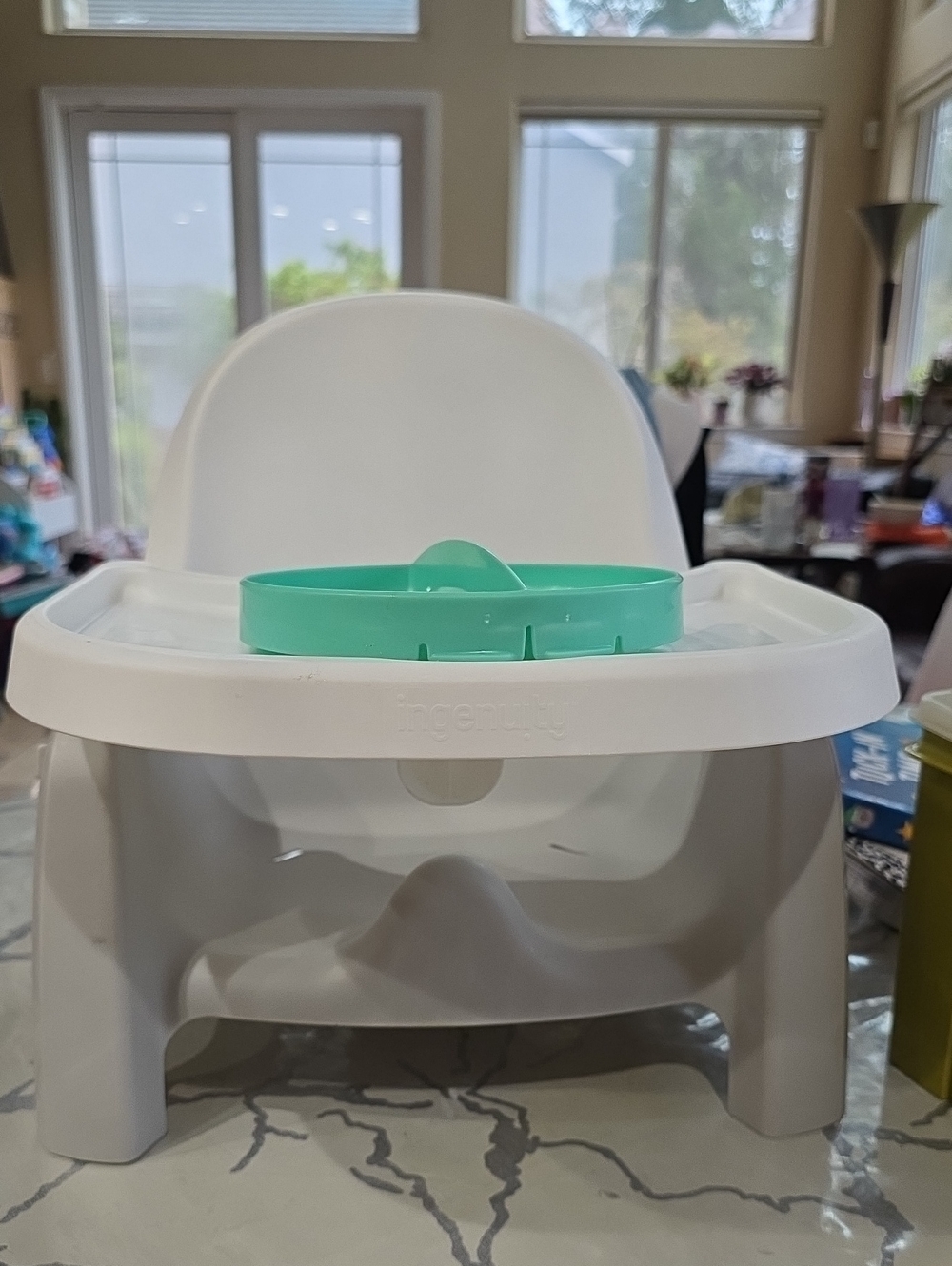 IngenuiSeat White Kids Booster with  Mint Green And Orange  Snack Insert Plate